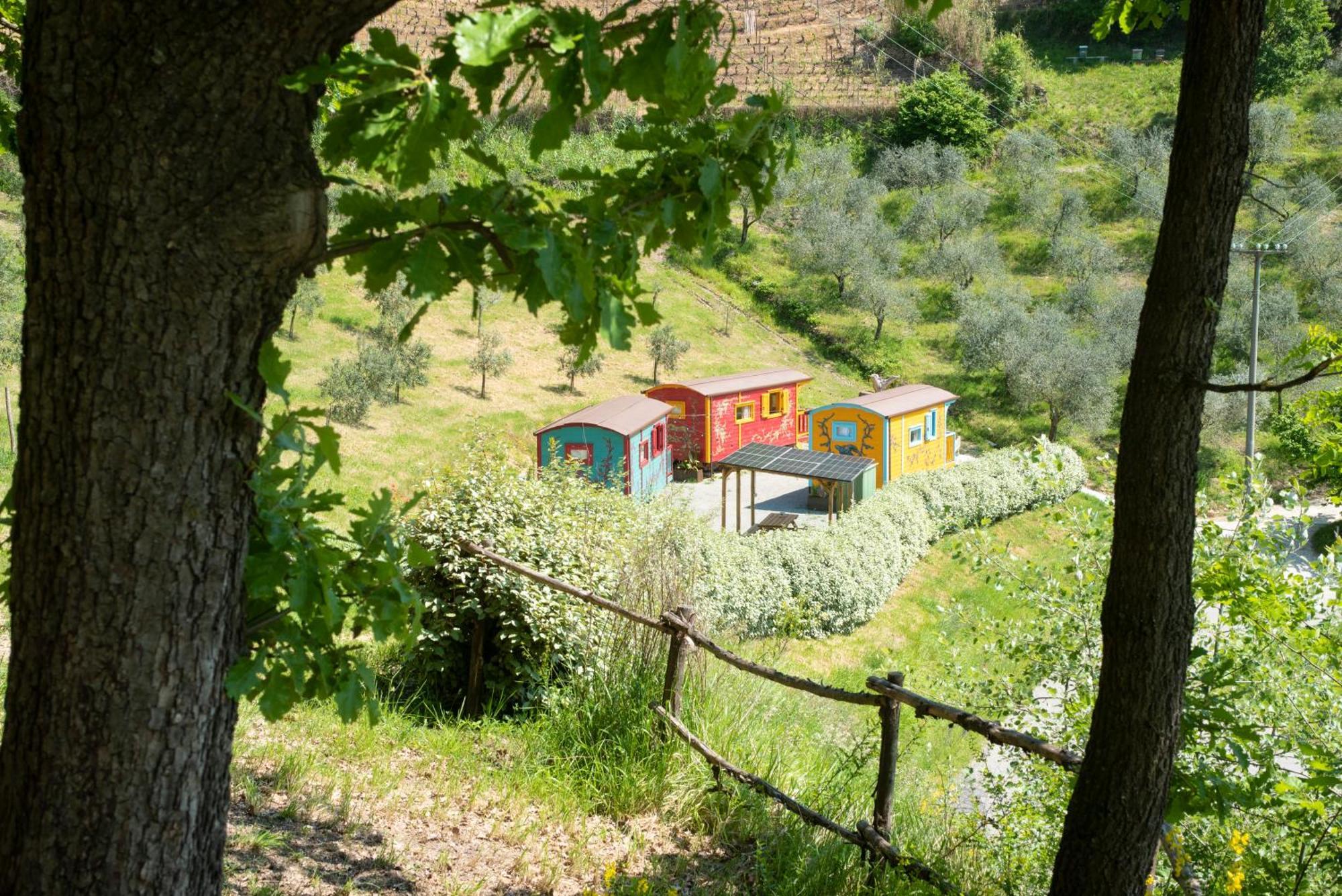 Agriturismo La Rovere - I Carrozzoni Gitani Cossano Belbo ภายนอก รูปภาพ
