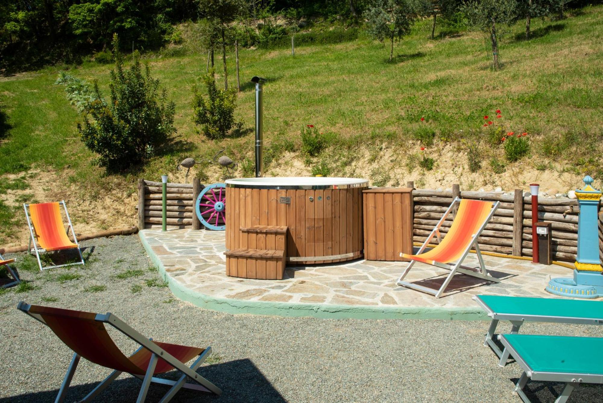 Agriturismo La Rovere - I Carrozzoni Gitani Cossano Belbo ภายนอก รูปภาพ